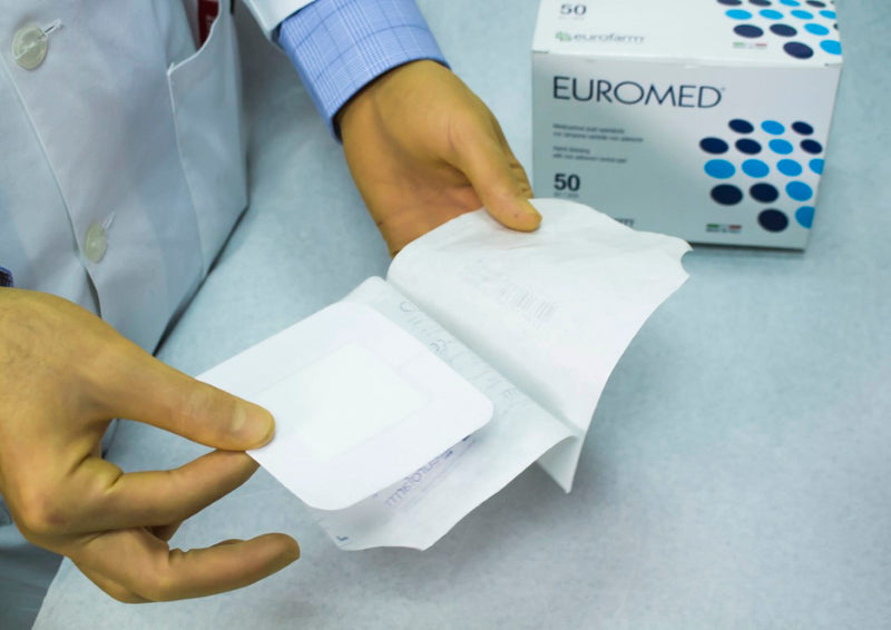 plasture postoperator cu tampon absorbant